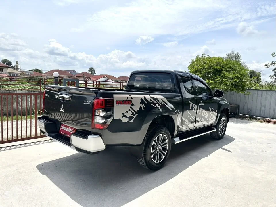 2020 Mitsubishi Triton V 3