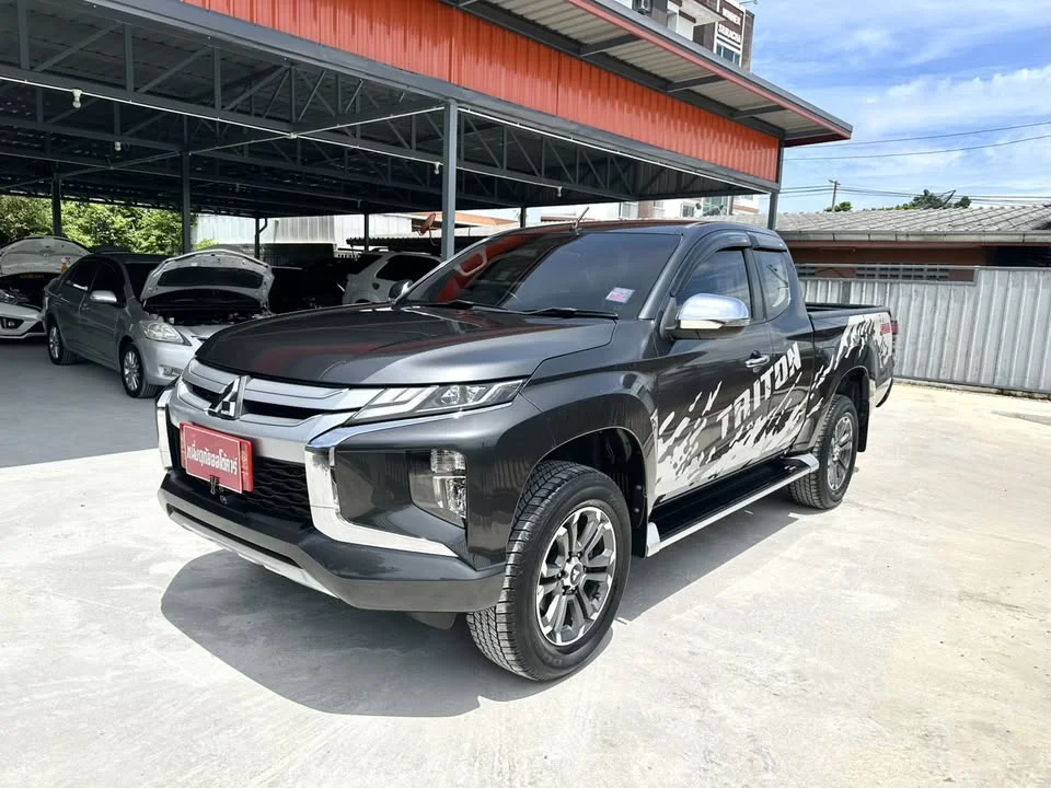 2020 Mitsubishi Triton V 2