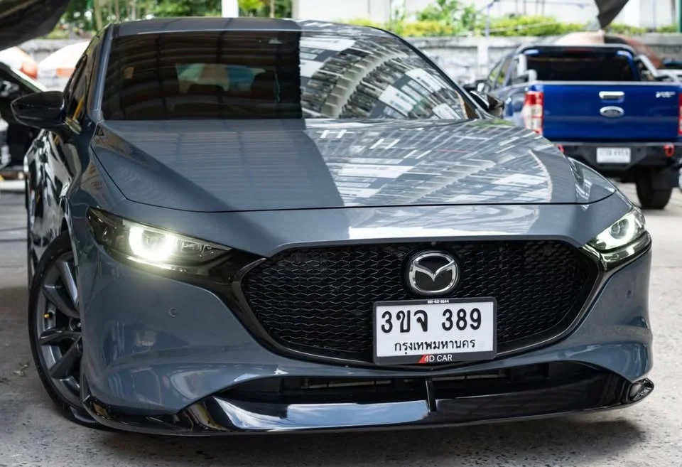 2020 Mazda 3 IV 3