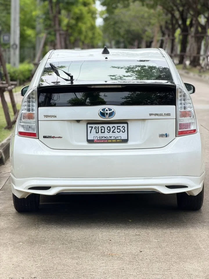 2012 Toyota Prius III 3