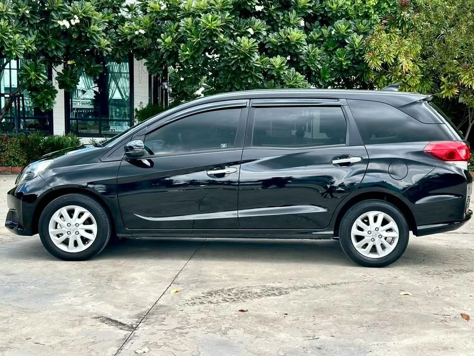 2015 Honda Mobilio II 3