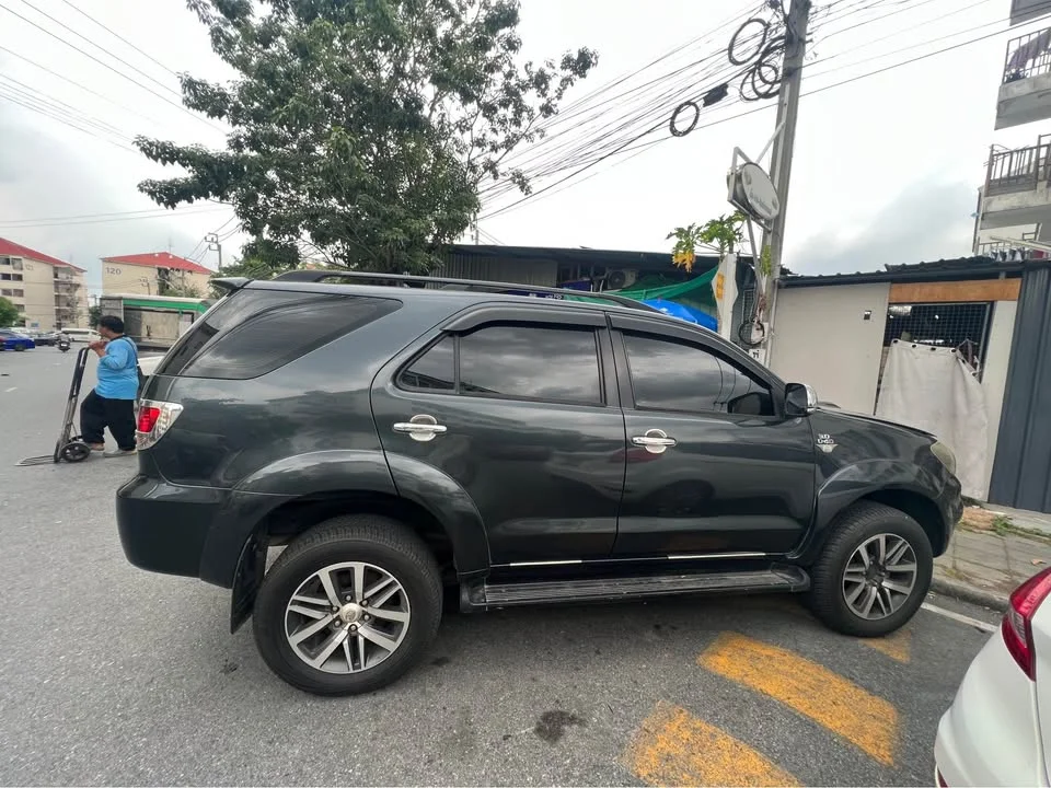 2006 Toyota Fortuner I 3