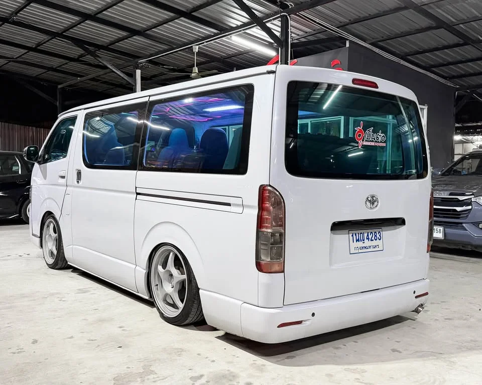 2005 Toyota HiAce V (H200) 3