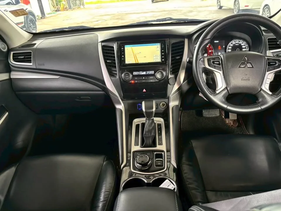 2015 Mitsubishi Pajero Sport III 3