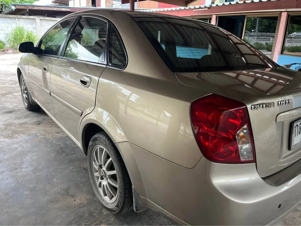 2005 Chevrolet Optra 3