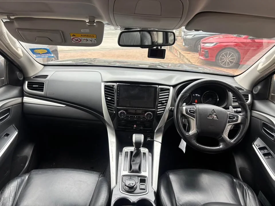 2015 Mitsubishi Pajero Sport III 2