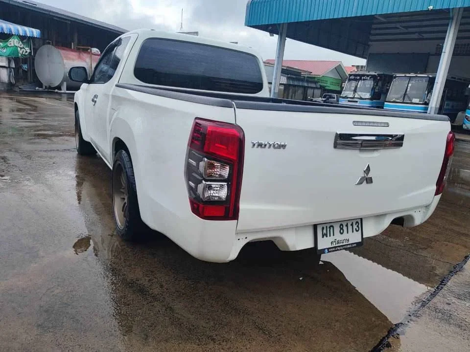 2022 Mitsubishi Triton V 2