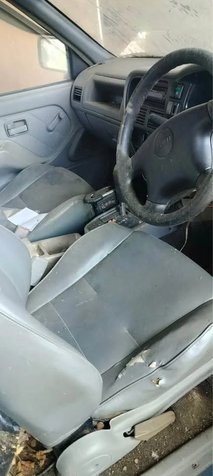 2000 Isuzu TFR III 3