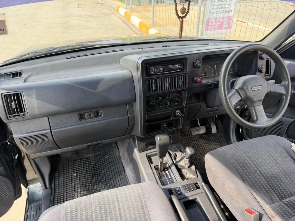 1996 Isuzu Trooper II 2