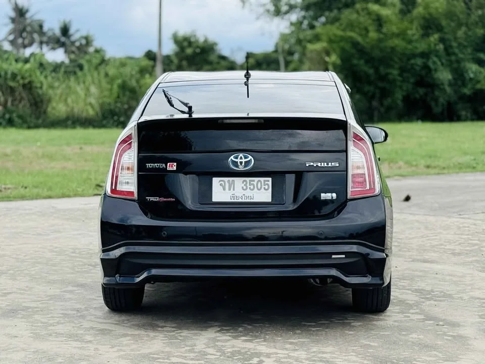 2014 Toyota Prius III 3