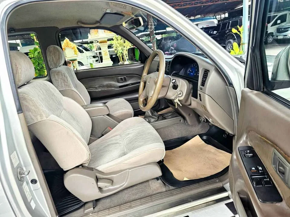 2003 Toyota Hilux Tiger VI 2