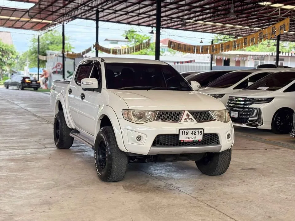 2011 Mitsubishi Triton IV 3