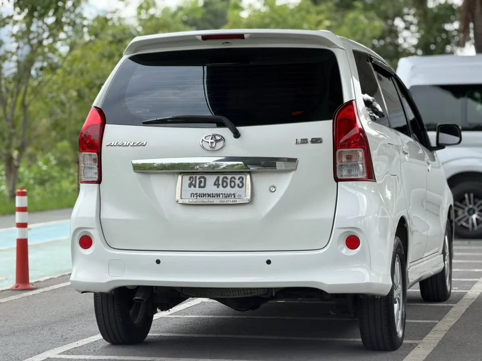 2012 Toyota Avanza II 2