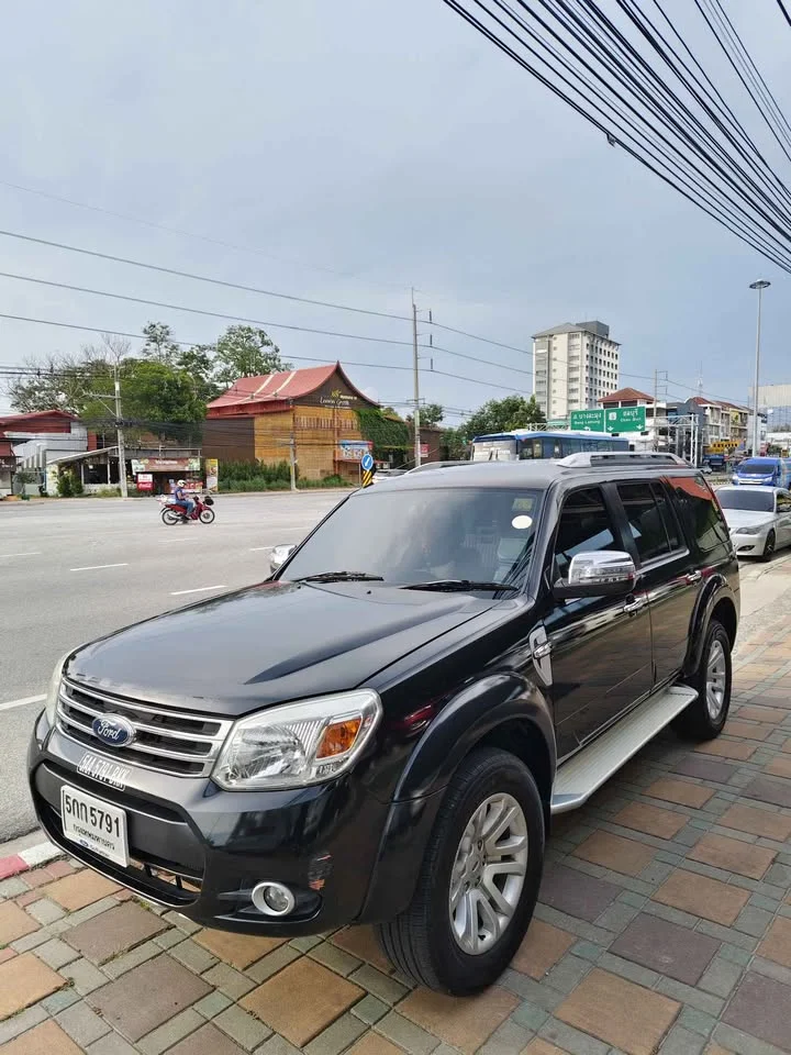 2014 Ford Everest I 2