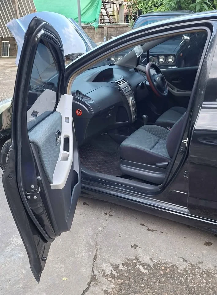 2006 Toyota Yaris II 2