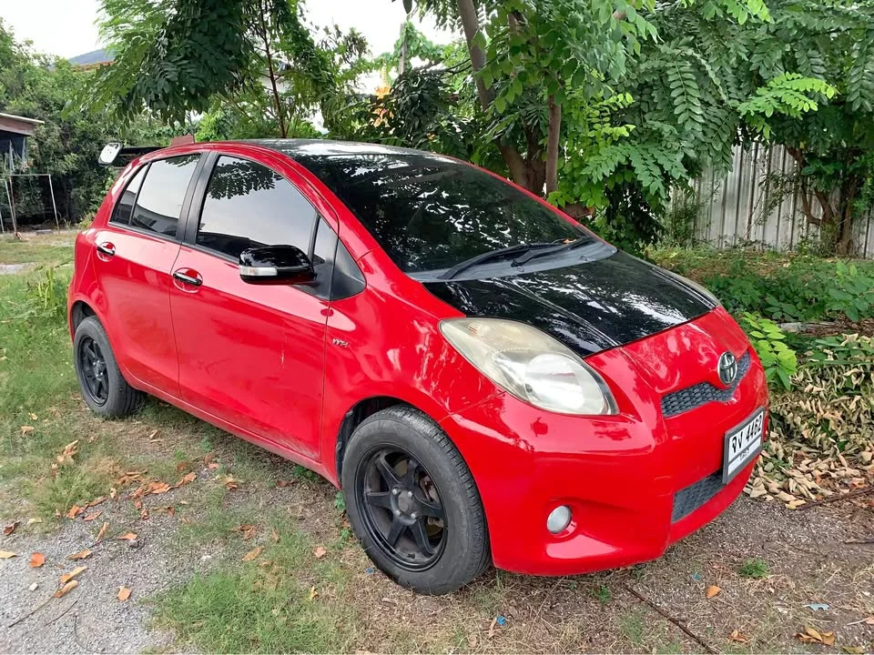 2013 Toyota Yaris II 3