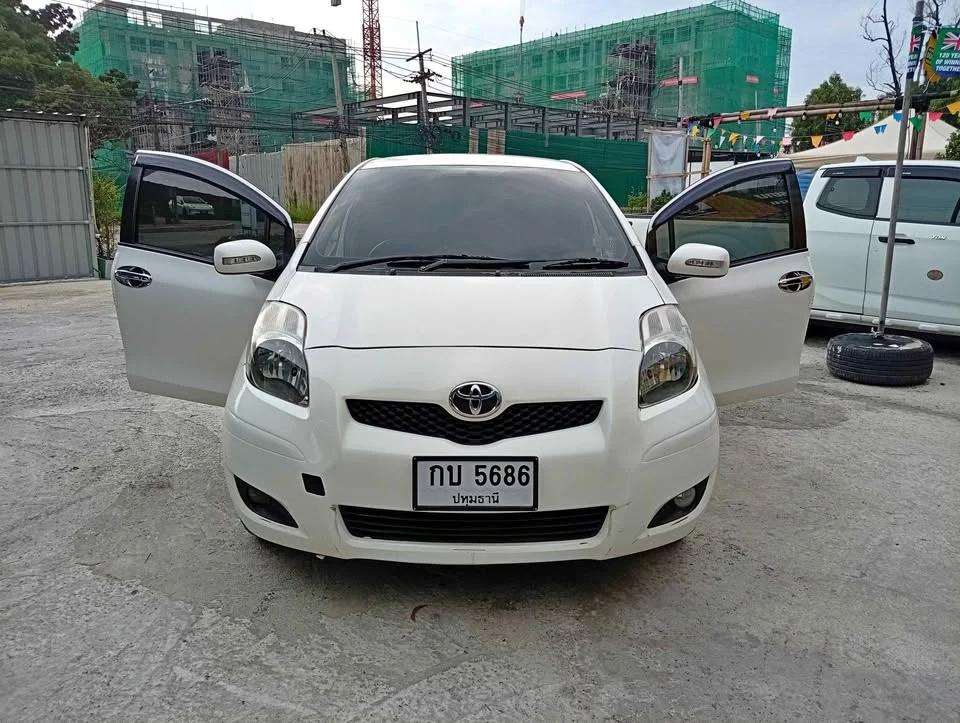 2009 Toyota Yaris II 2