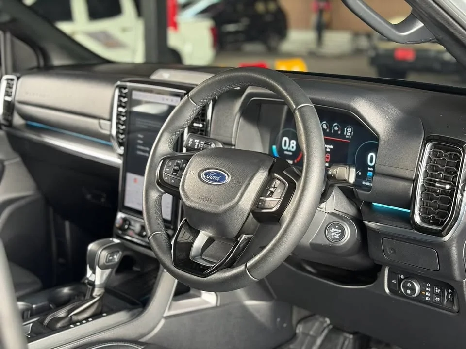2023 Ford Everest III 2