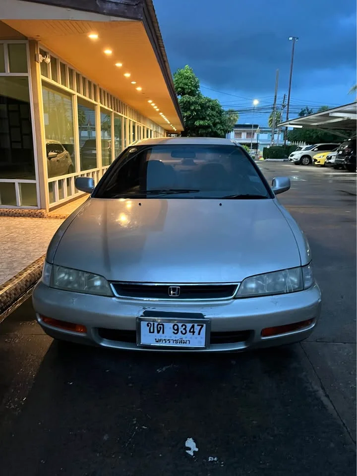 1997 Honda Accord V 2