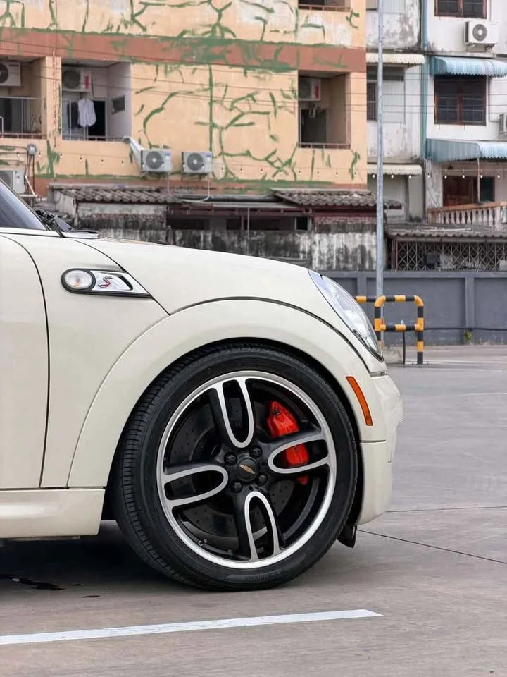 2009 Mini Hatch  III 2