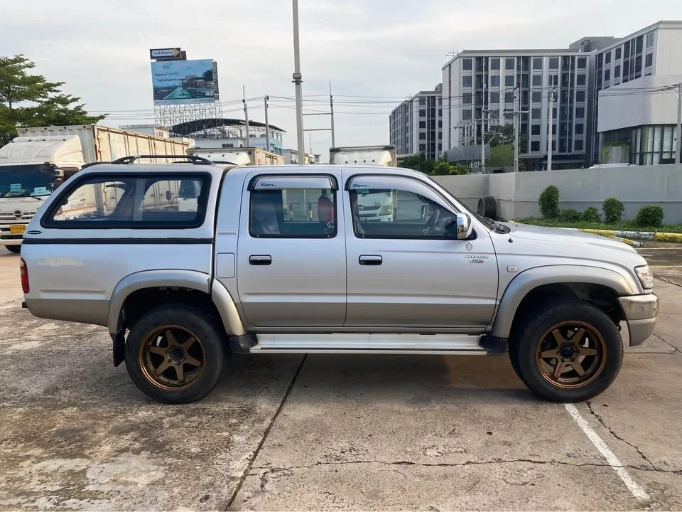 2003 Toyota Hilux Tiger VI 3