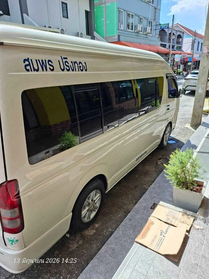 2008 Toyota Commuter V (H200) 2