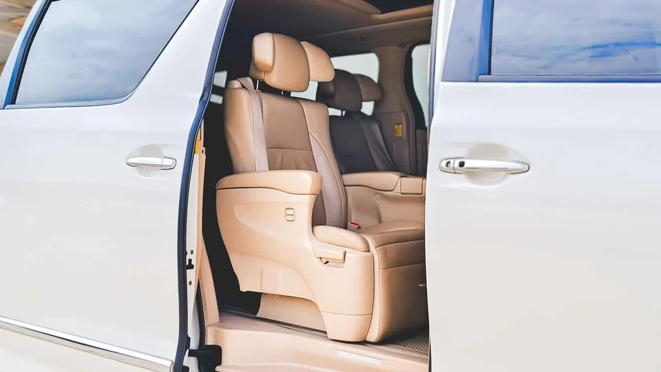2013 Toyota Alphard, Vellfire II (AH20) 3