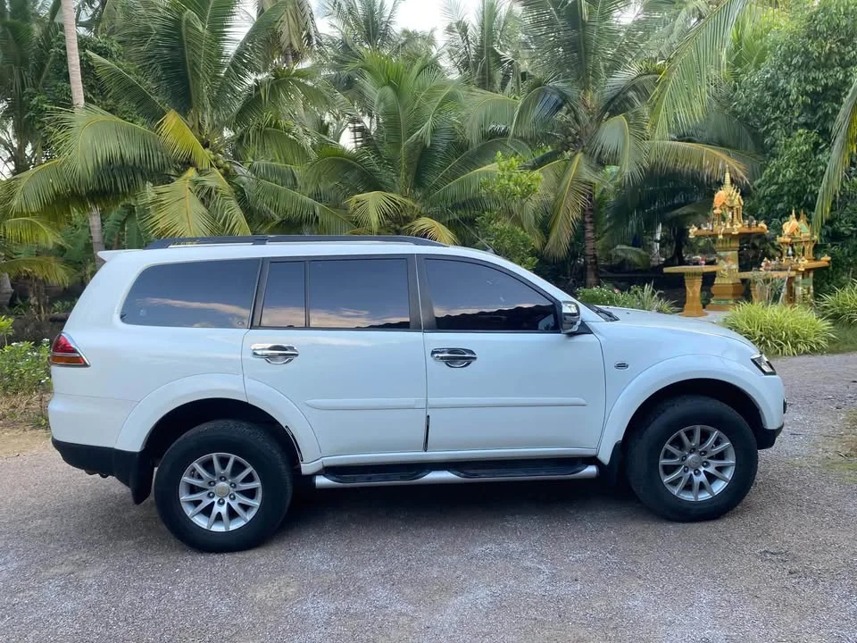 2013 Mitsubishi Pajero Sport II 2