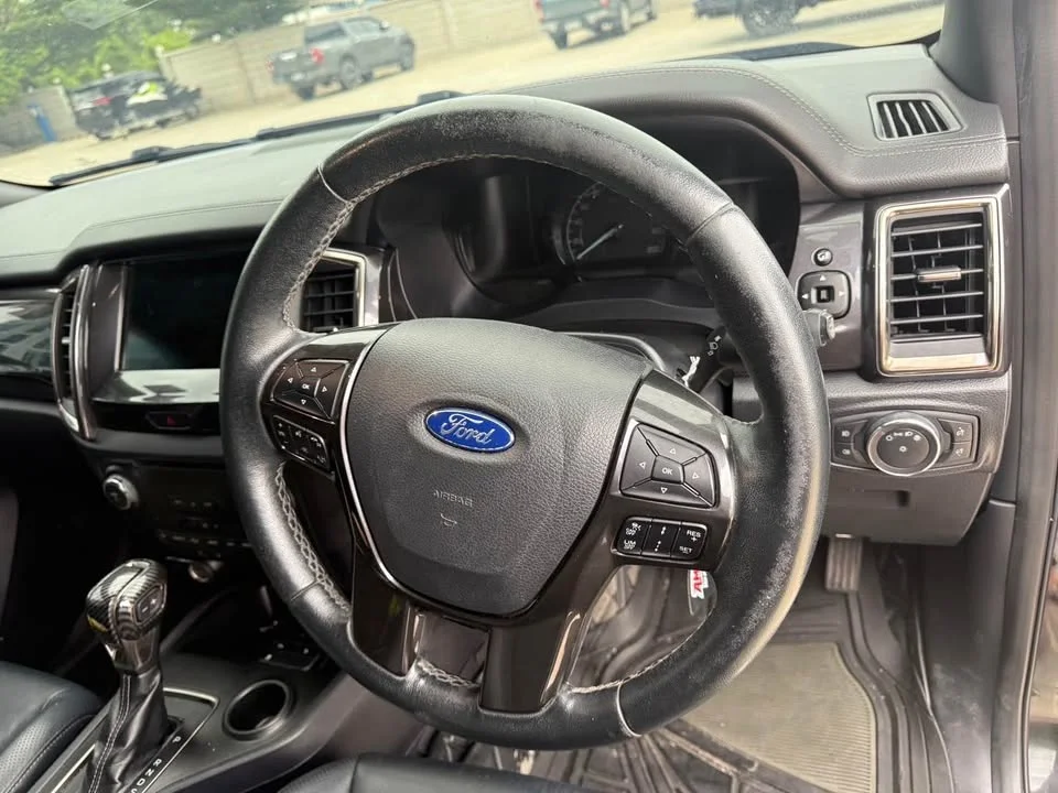 2019 Ford Everest II 2