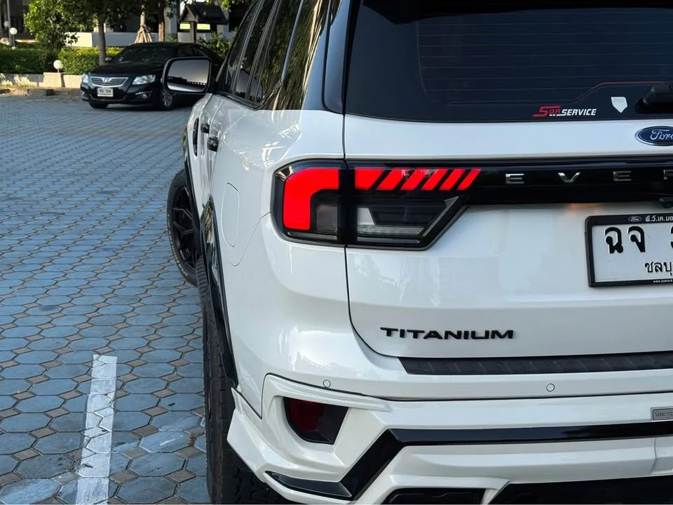 2023 Ford Everest III 3