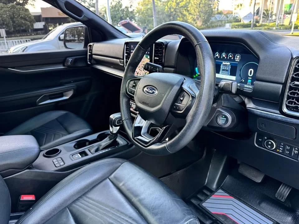 2023 Ford Everest III 2
