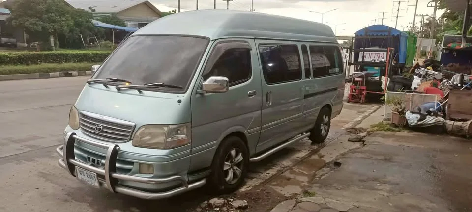 2004 Toyota Commuter IV (H100) 2