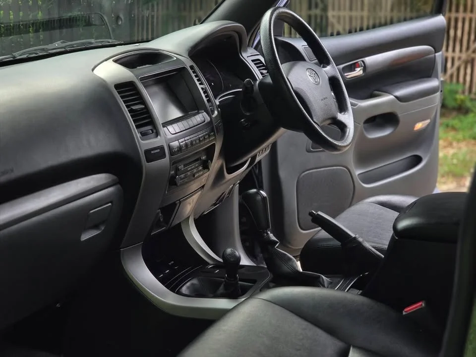 2011 Toyota Land Cruiser Prado J120 2