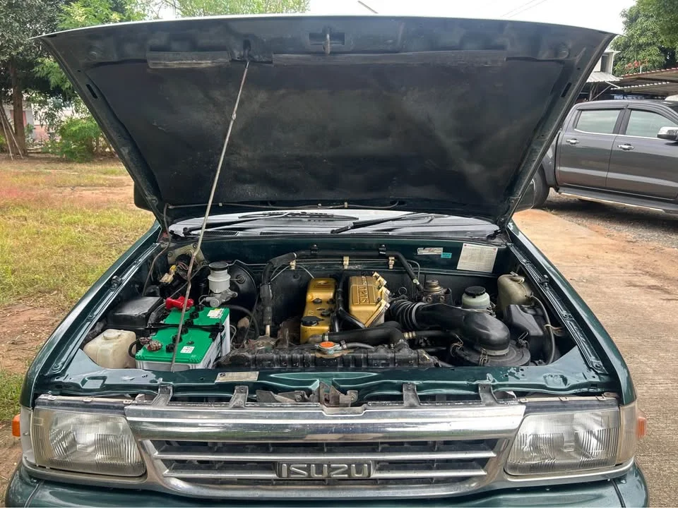 1996 Isuzu TFR III 3