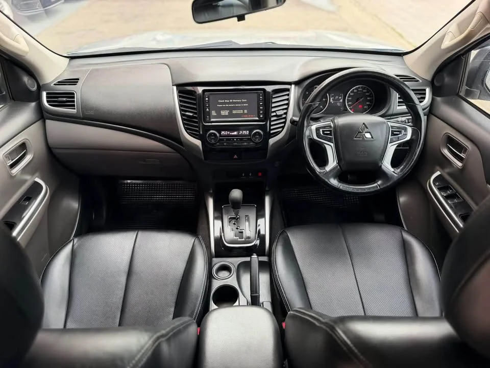 2015 Mitsubishi Triton V 3
