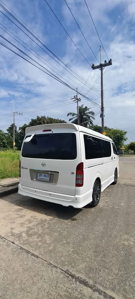 2010 Toyota HiAce V (H200) 2