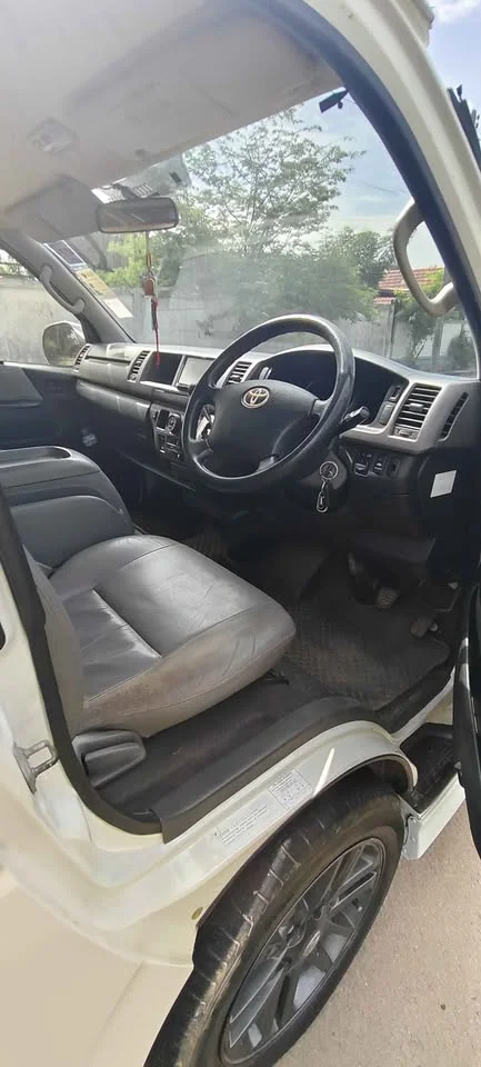 2010 Toyota HiAce V (H200) 3