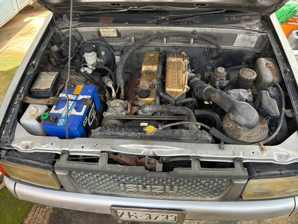 1993 Isuzu TFR III 2