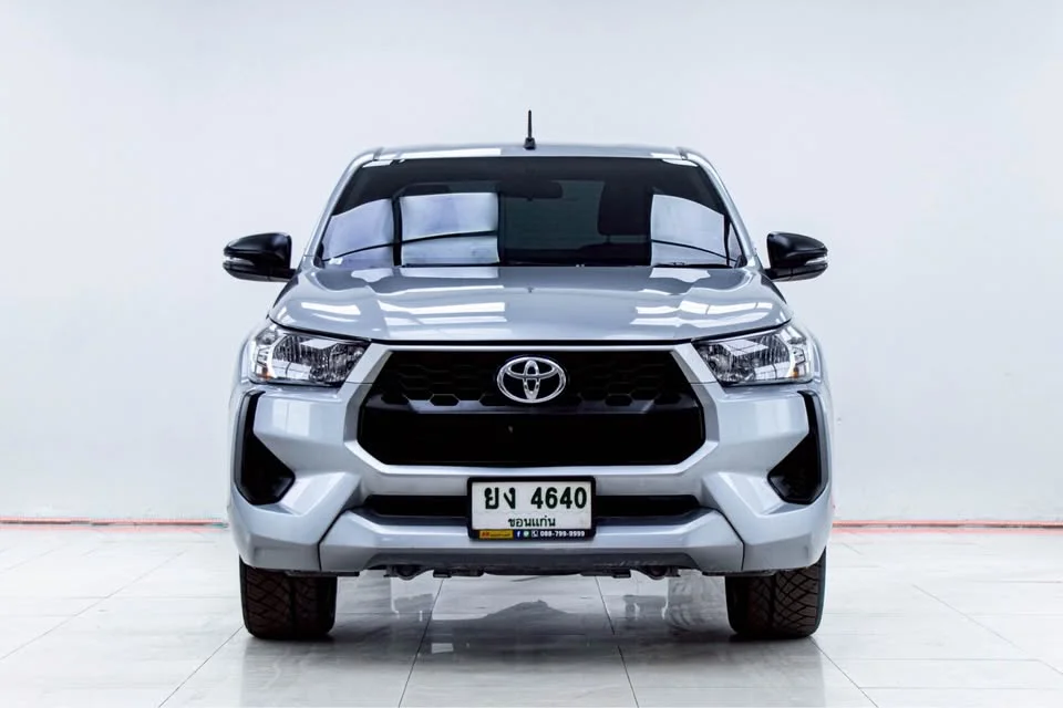 2024 Toyota Hilux VIII 3