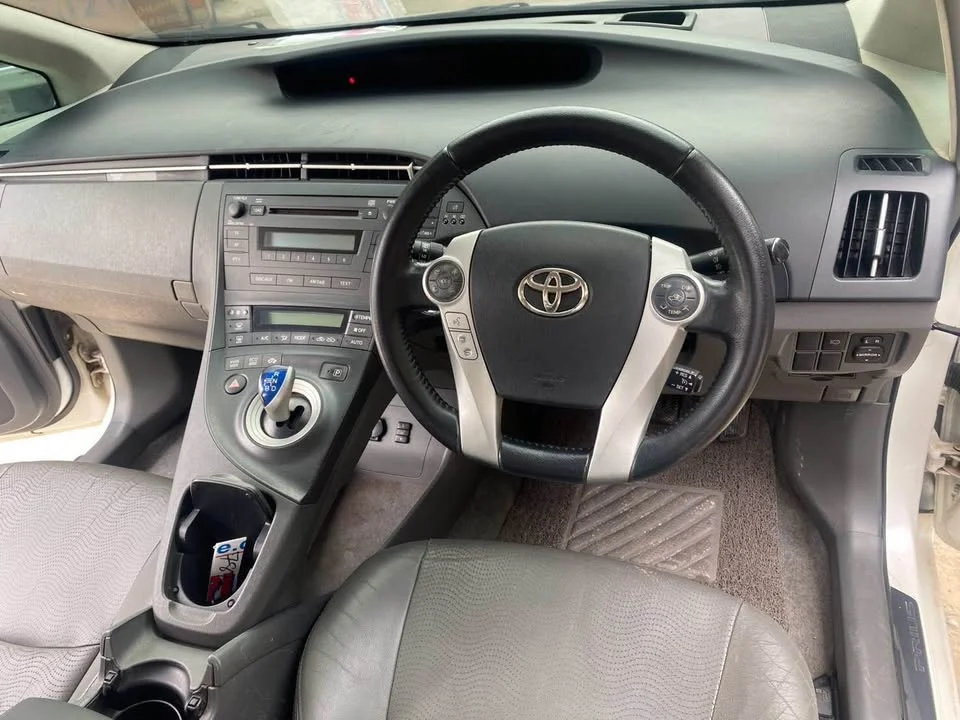 2012 Toyota Prius III 3