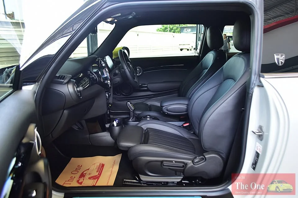 2022 Mini Hatch  III 2