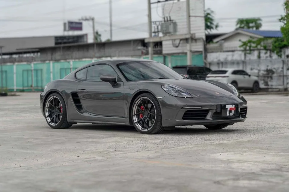 2018 Porsche 718 Boxster and Cayman IV 3