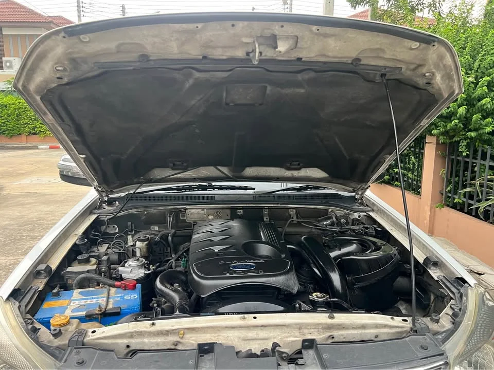 2012 Ford Everest I 3