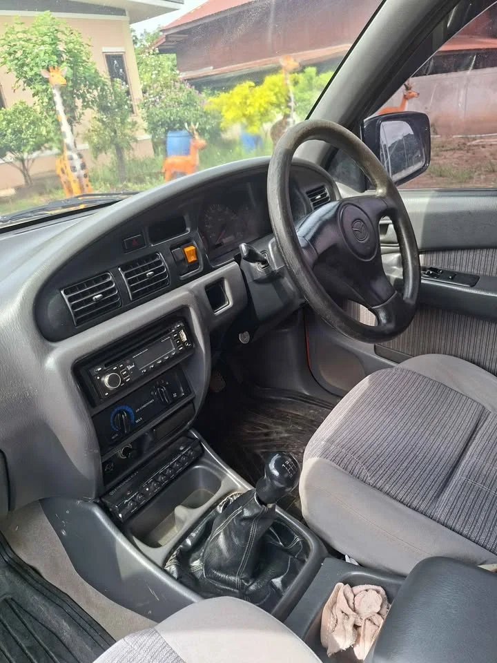 2001 Mazda 2500 Fighter V 2