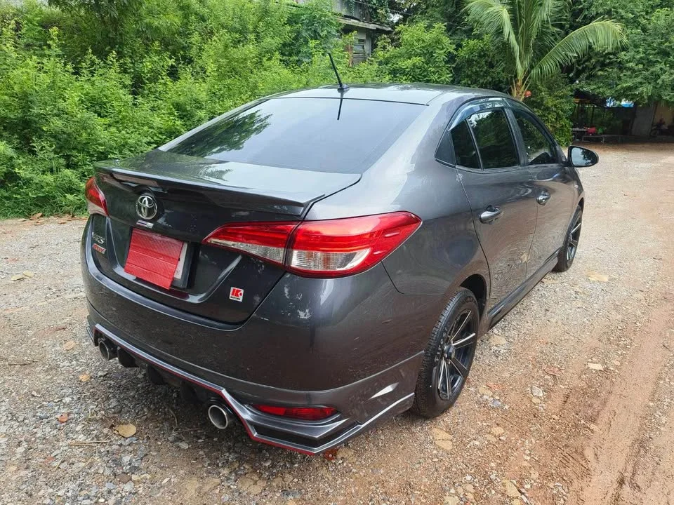 2018 Toyota Yaris ATIV III 2