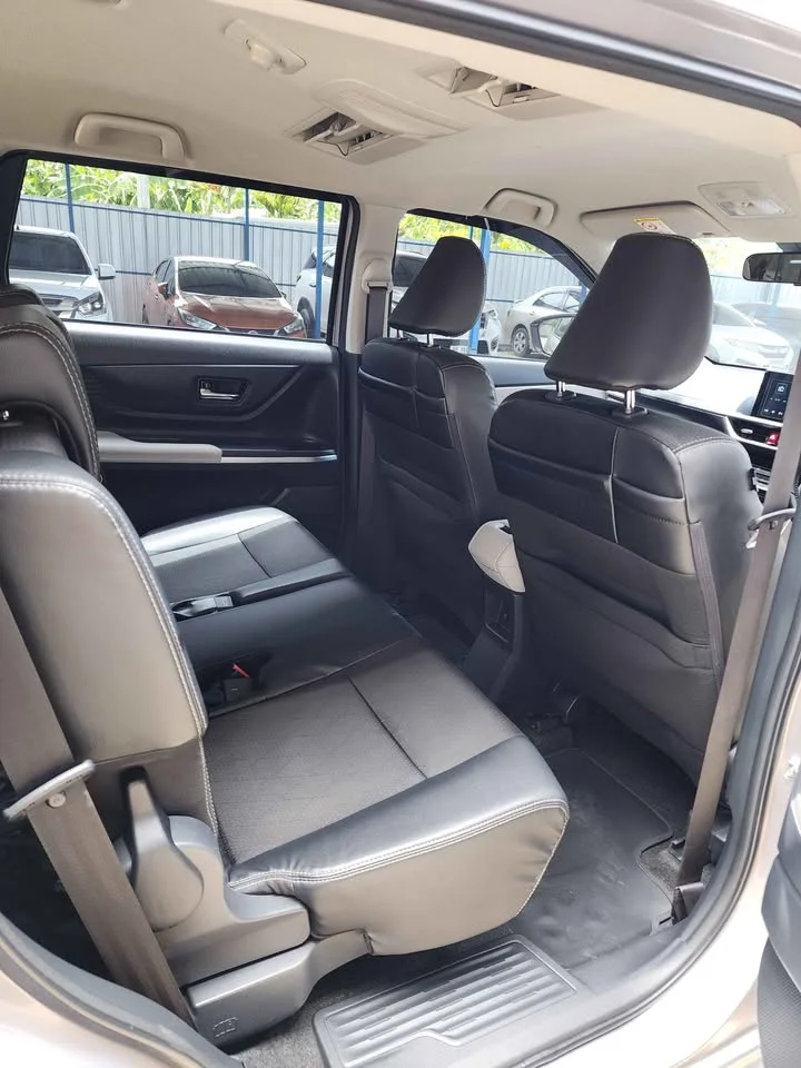 2023 Toyota Veloz III 3