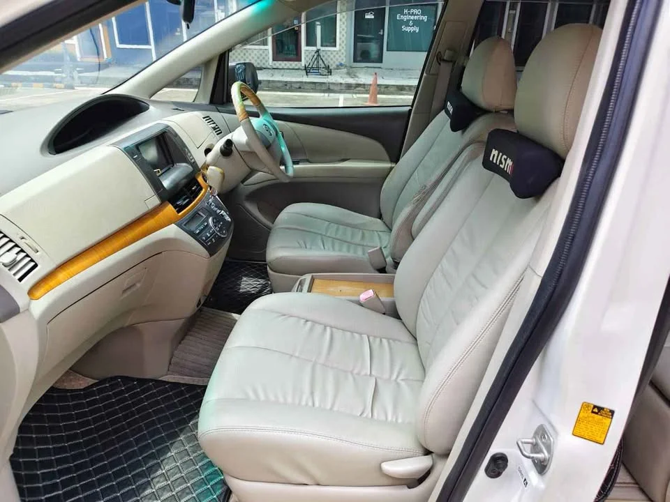 2010 Toyota Estima III 2