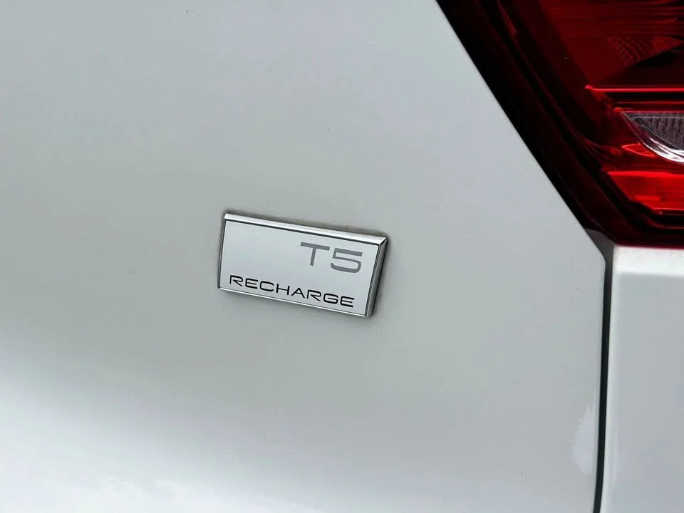 2021 Volvo XC40 2