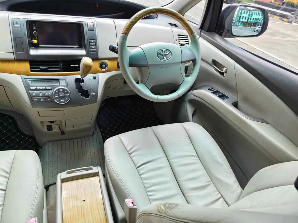 2010 Toyota Estima III 2