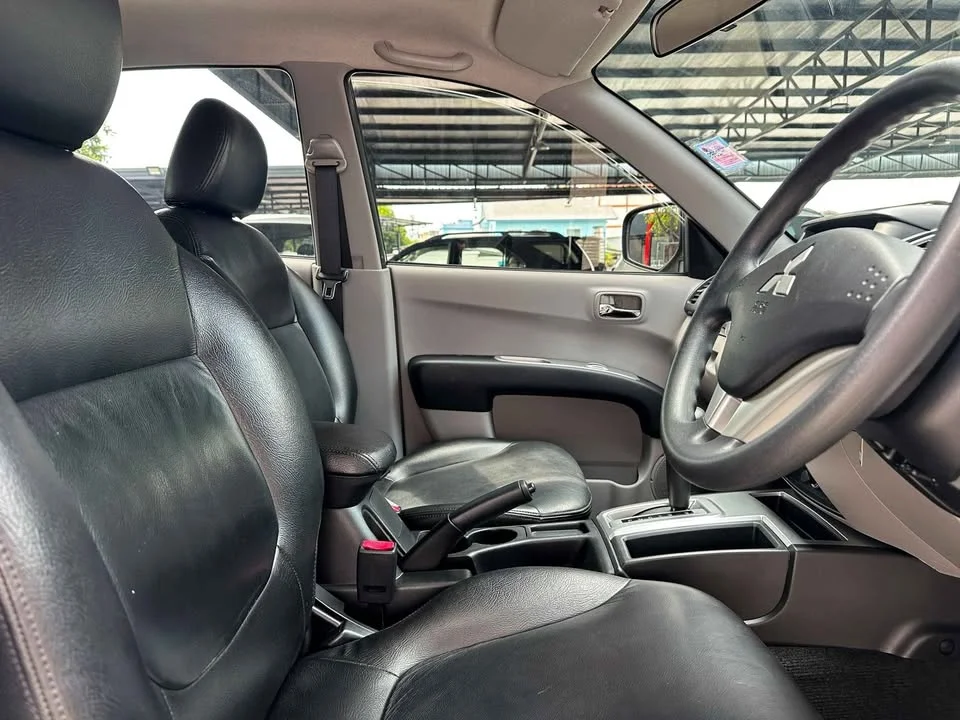 2010 Mitsubishi Triton IV 2